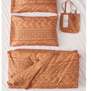 COPY - Maddox Duvet Set